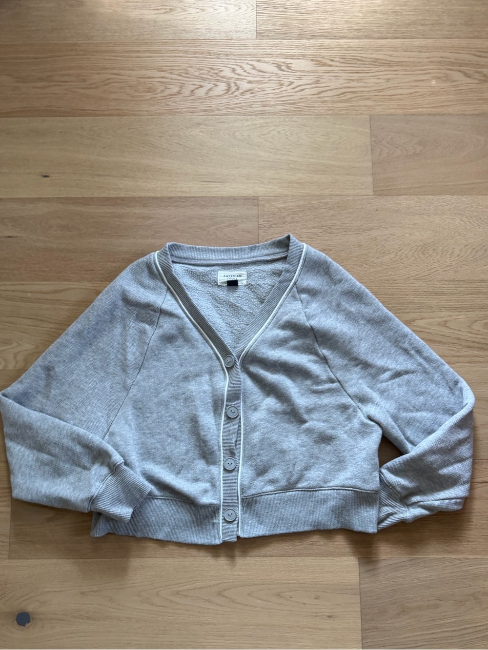 Women sweatshirt cardigan.